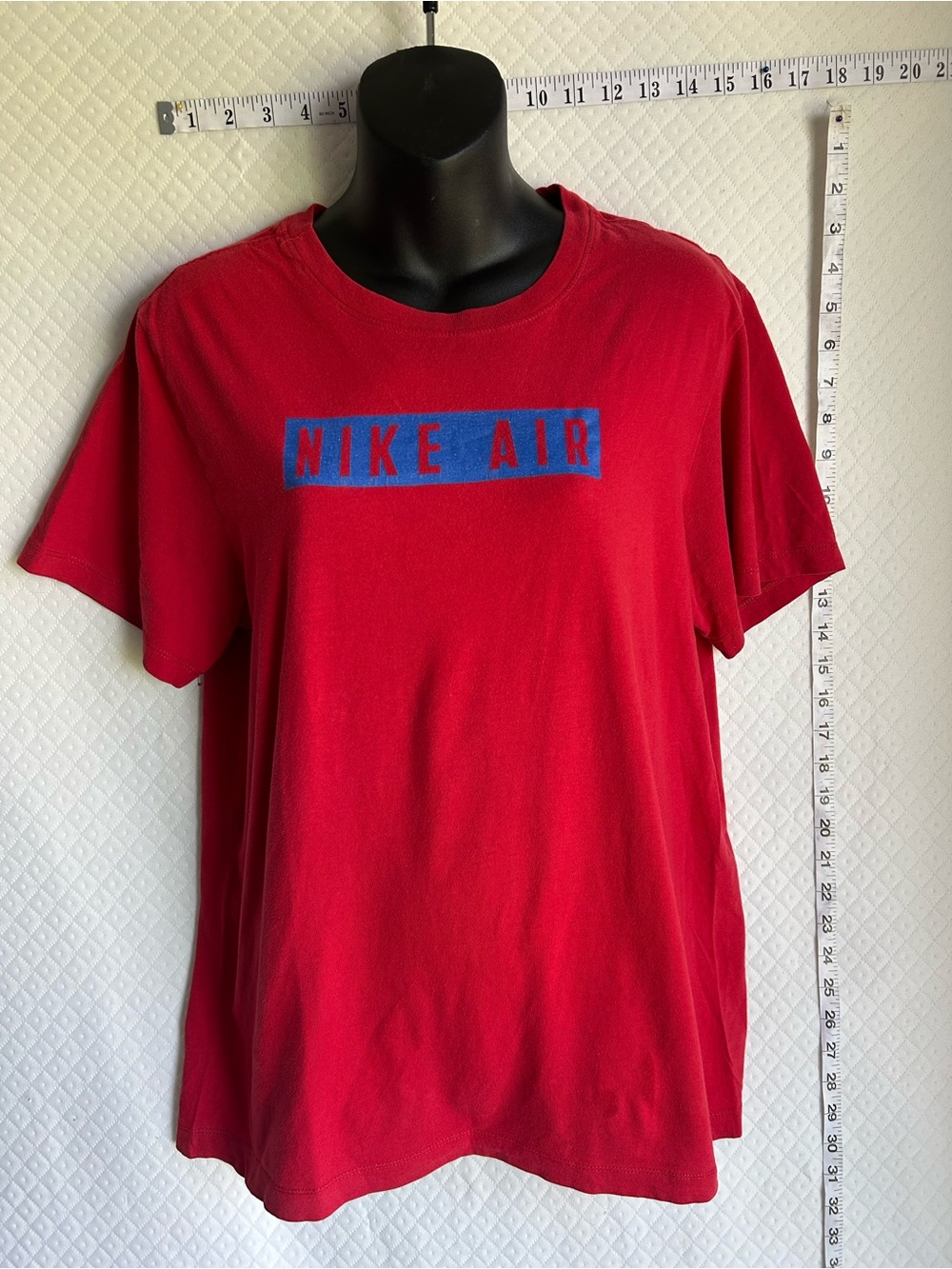 Nike Air Red Graphic Tee Swoosh Logo Casual Streetwear T-Shirt Size M